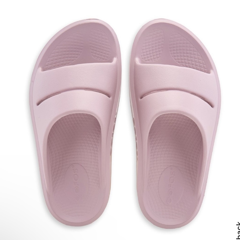 OOFOS
WOMEN OOMEGA OOAHH
SANDAL STARDUST
size 7 gently used - Picture 5 of 16